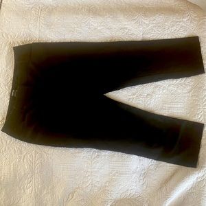 Apt9 Black Capris Pants Size 4